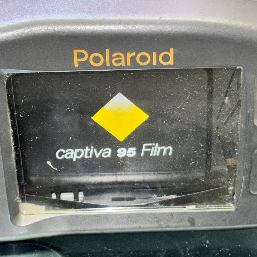Vintage Polaroid Captiva SLR SE Instant 95 Film Camera Auto Focus Black